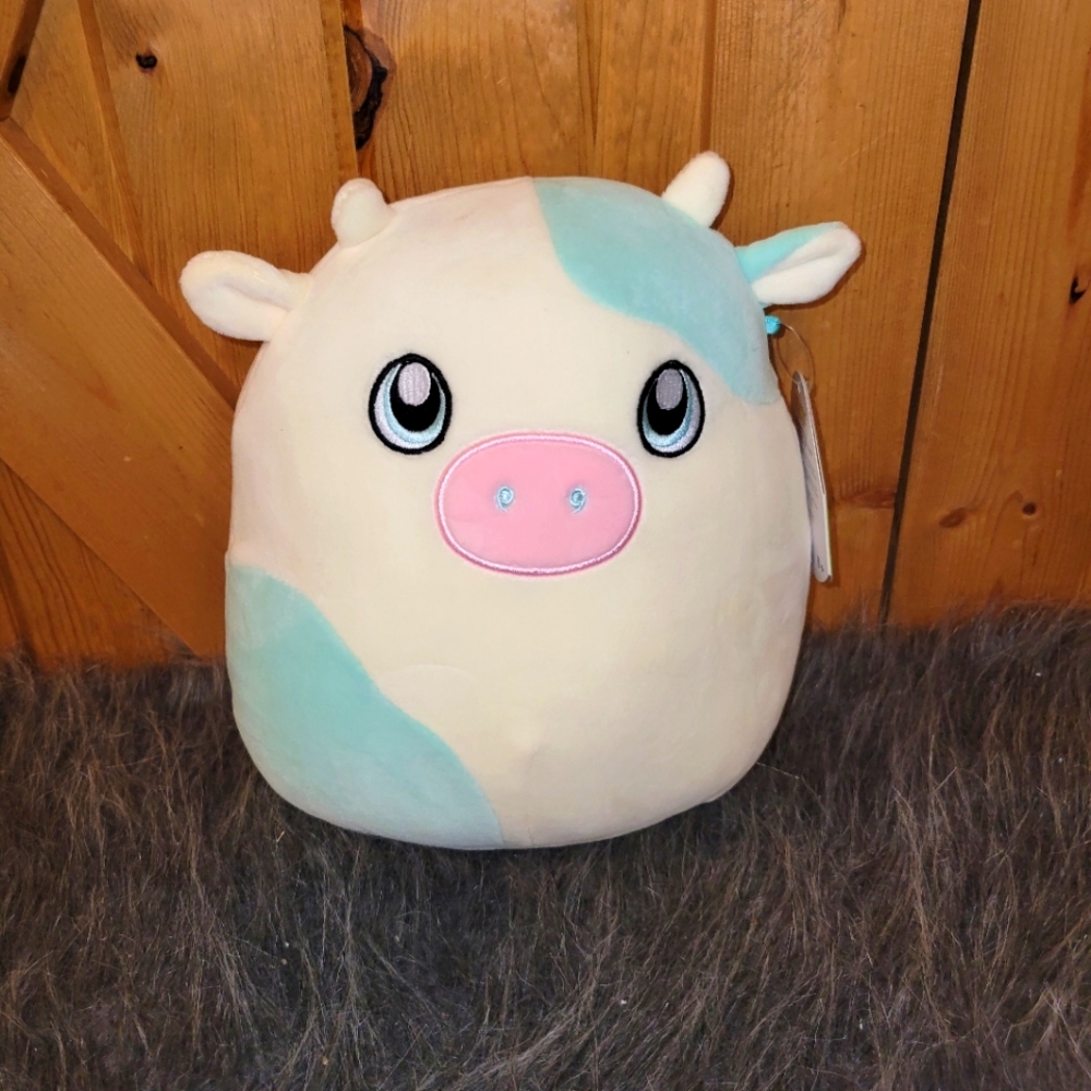 Belana 8” Cow Squishmallow